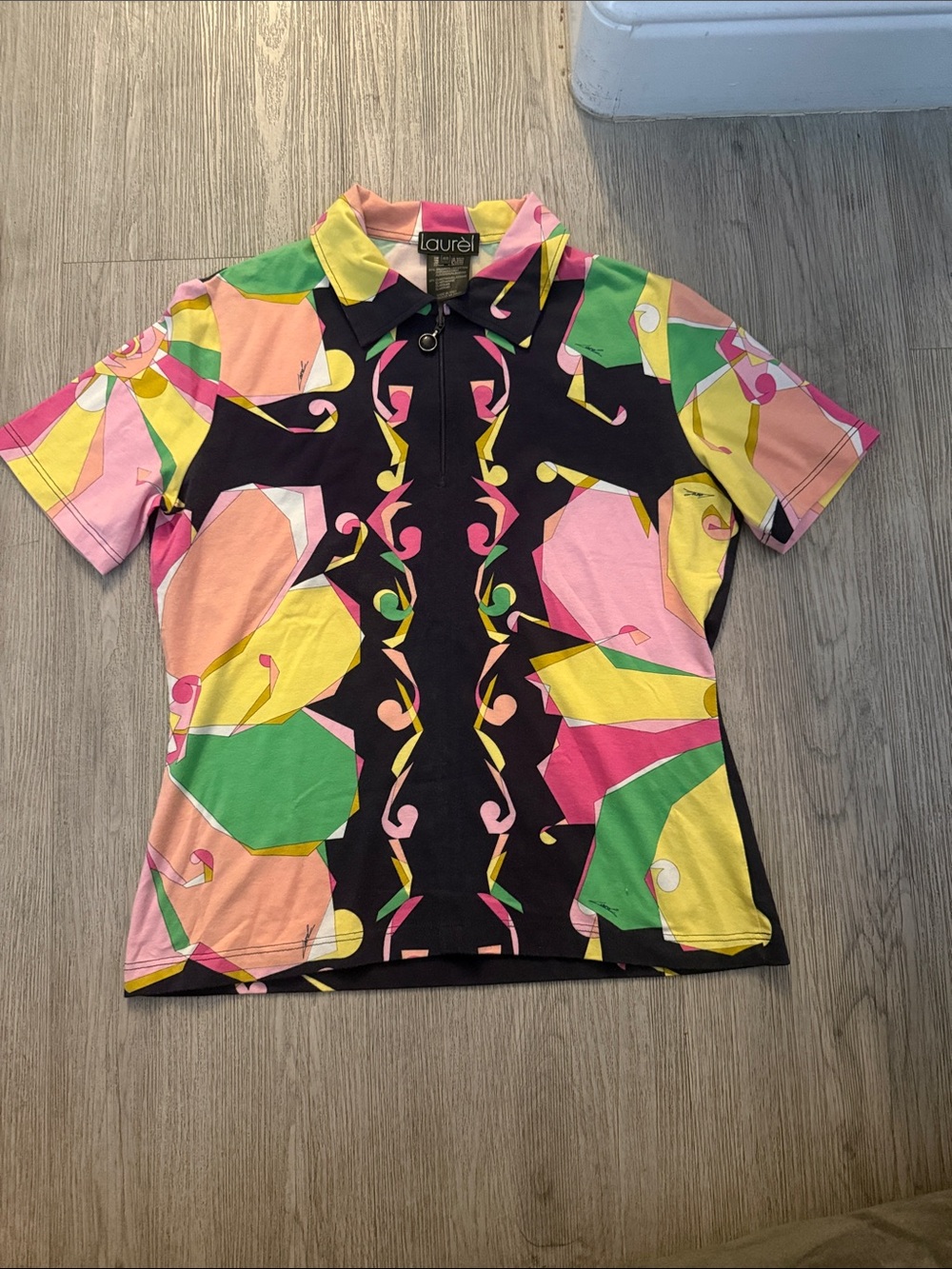 Laurel Short Sleeve Graphic Zip Polo in Black Multi